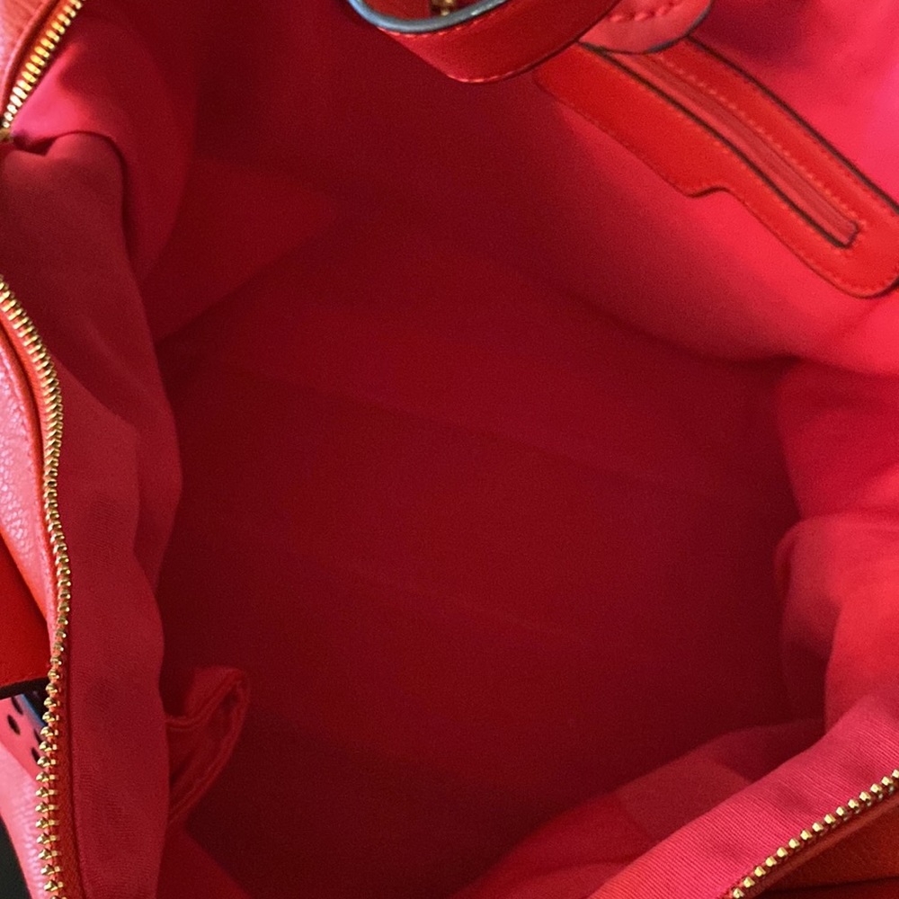 Like New Red (Large) Shoulder bag - Picture 6 of 6